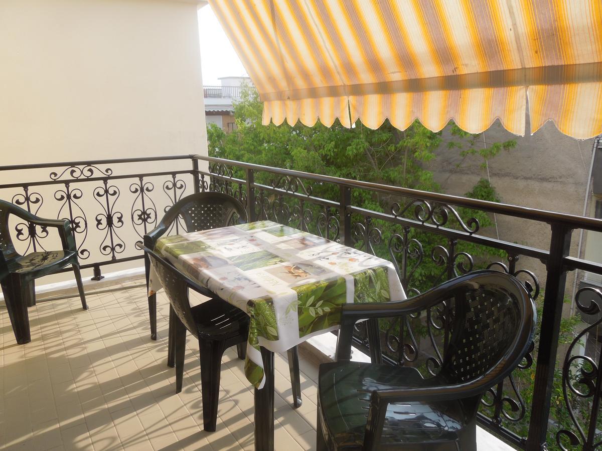 Sunshine Apartment Paralia Dionisiou Eksteriør billede