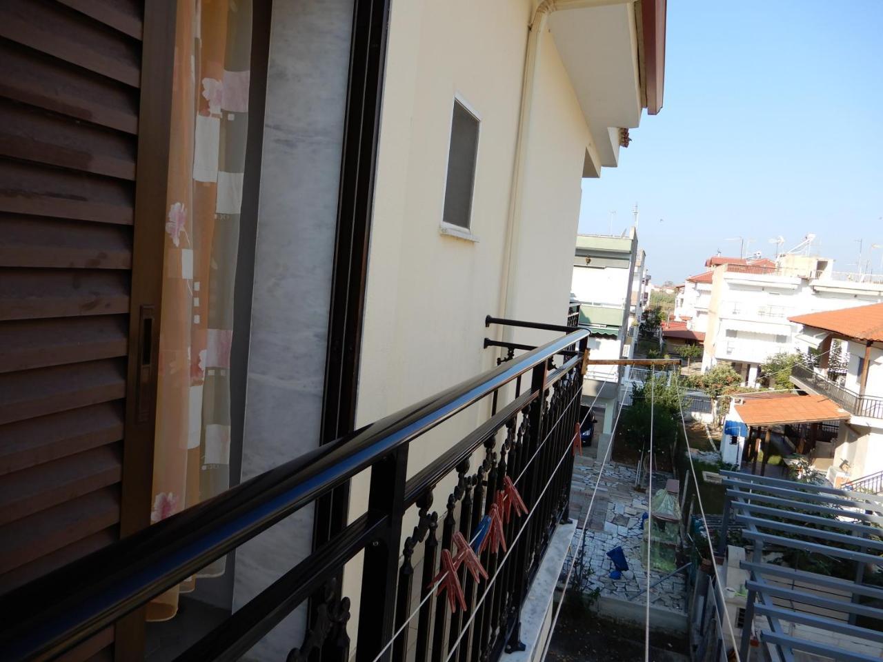 Sunshine Apartment Paralia Dionisiou Eksteriør billede